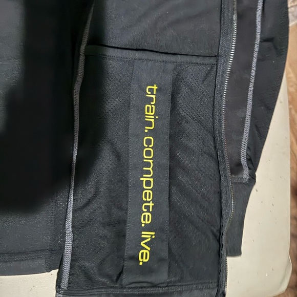 Hylete Men's Athletic Lightweight Black Zip Jacket Size Large Mesh Back Panel - Picture 3 of 4